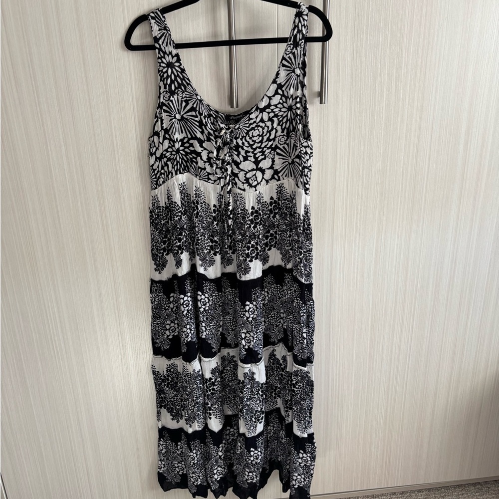 Papa Vancouver Black, White and Gray Tiered Maxi‎ Sundress Size Large